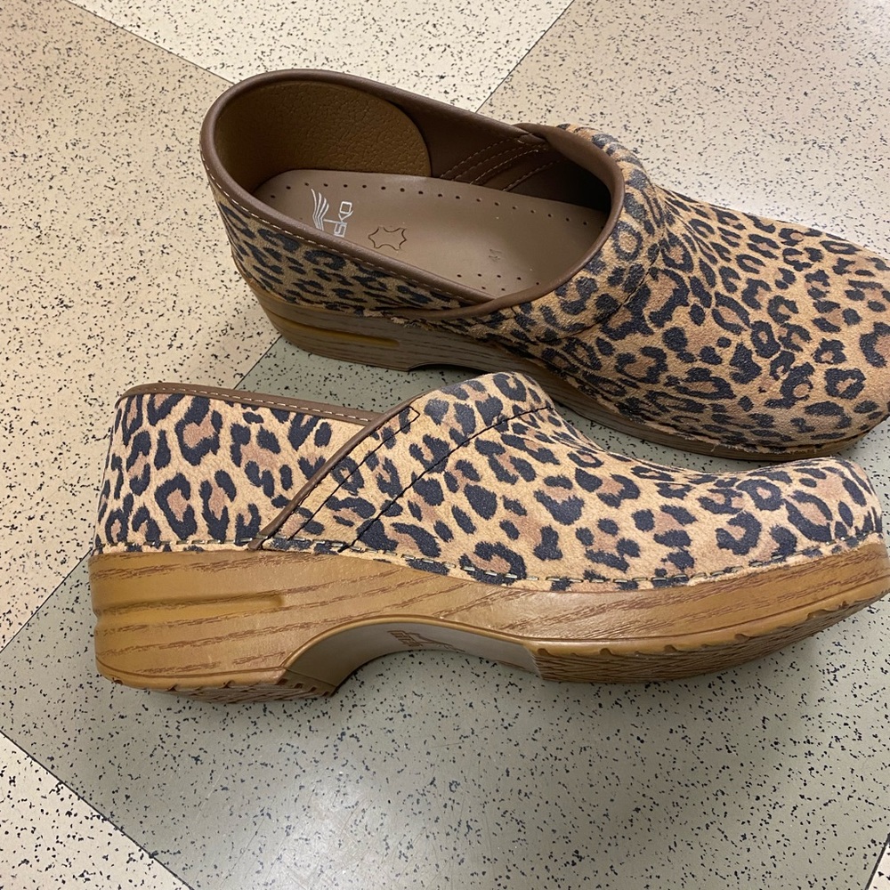 Dansko leopard print clogs